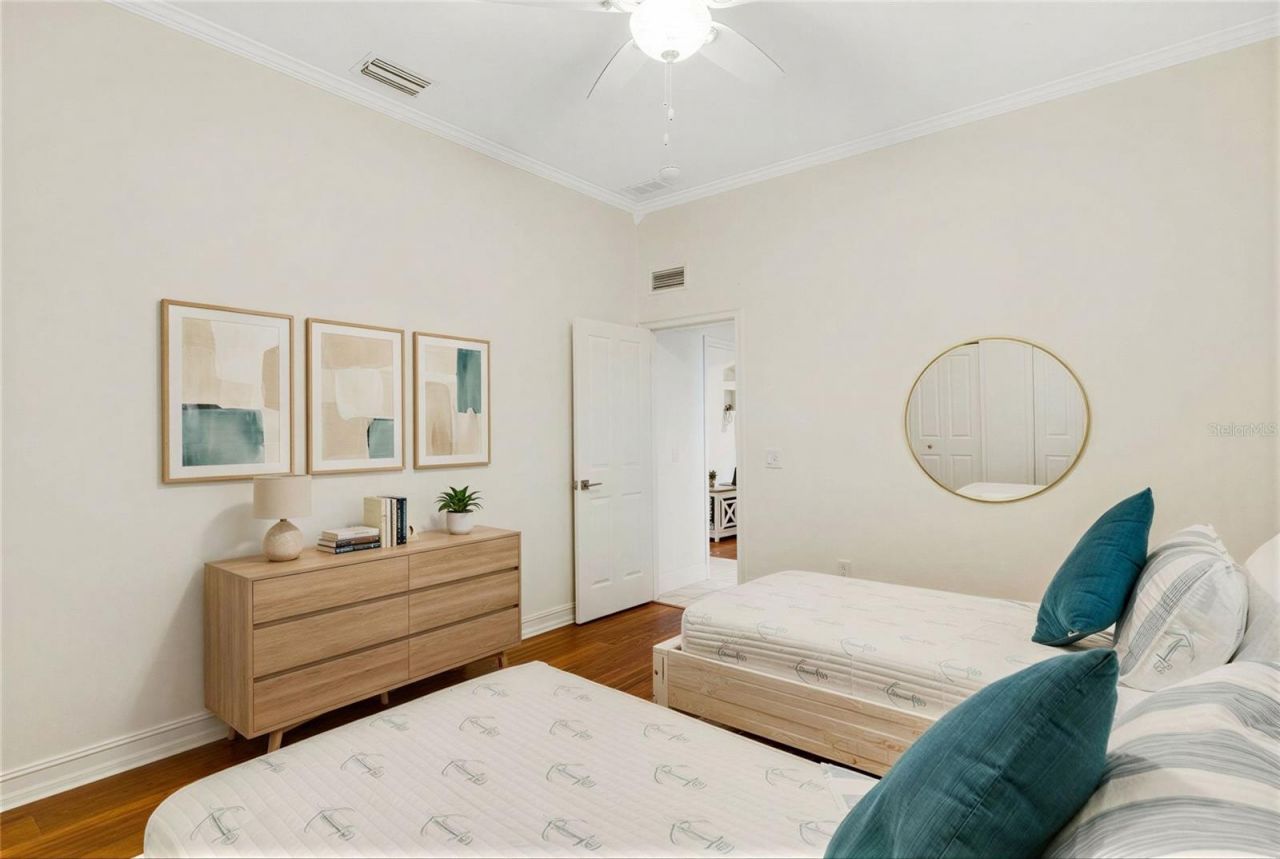 4801 Edgemont Court, Sarasota, FL 34233 Photo