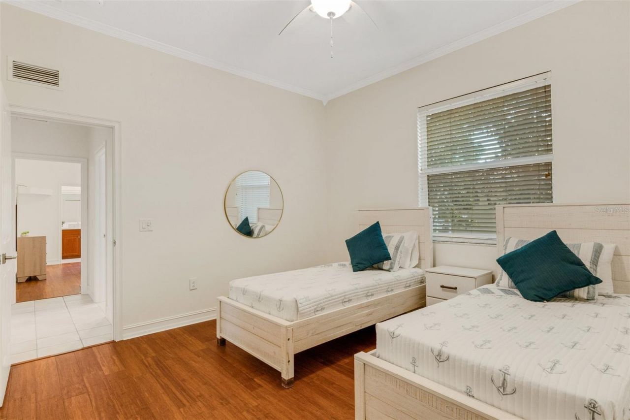 4801 Edgemont Court, Sarasota, FL 34233 Photo