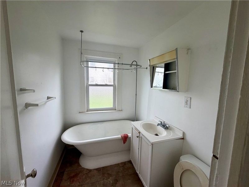 3821 E 143rd Street, Cleveland, OH 44128 Photo 32