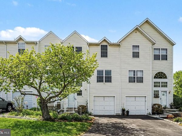 2020 DAYBREAK CIRCLE, HARRISBURG, PA 17110
