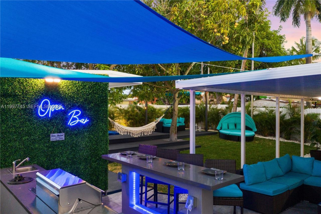 2376 NW 2nd St, Miami, FL 33125 Photo