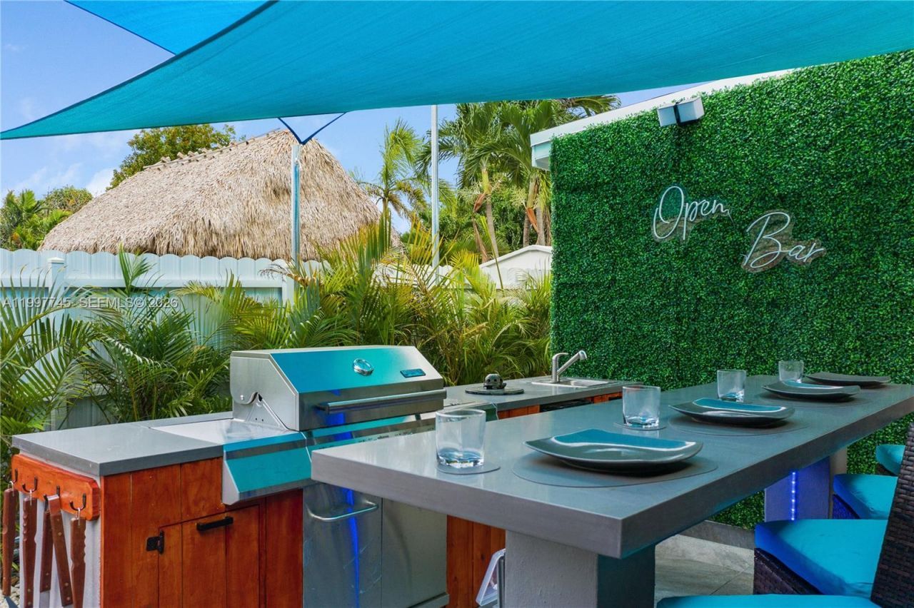 2376 NW 2nd St, Miami, FL 33125 Photo