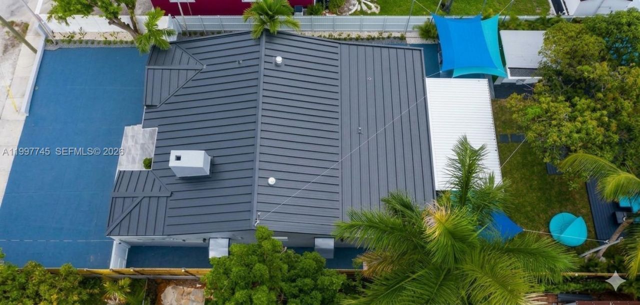 2376 NW 2nd St, Miami, FL 33125 Photo