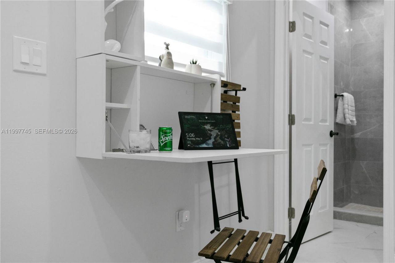 2376 NW 2nd St, Miami, FL 33125 Photo