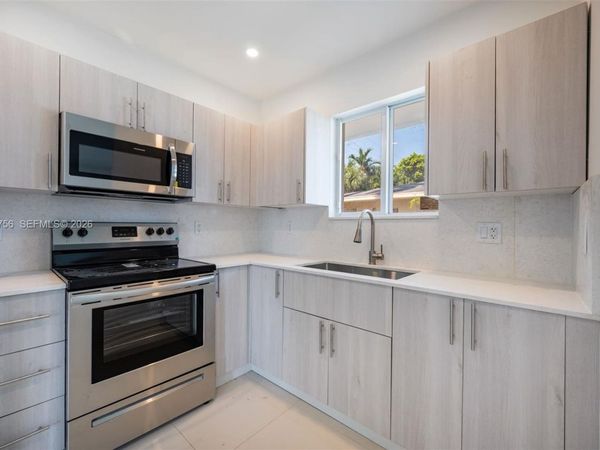 1080 NE 80th St, Unit 2, Miami, FL 33138