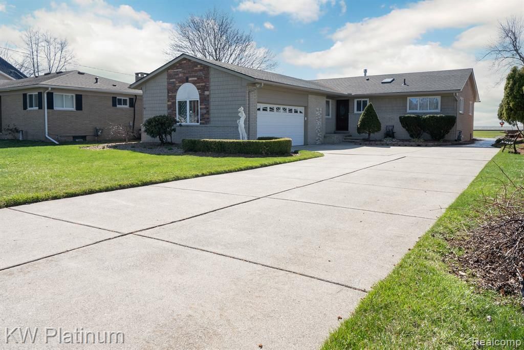 48218 Harbor Drive, Chesterfield Township, MI 48047 Main Photo