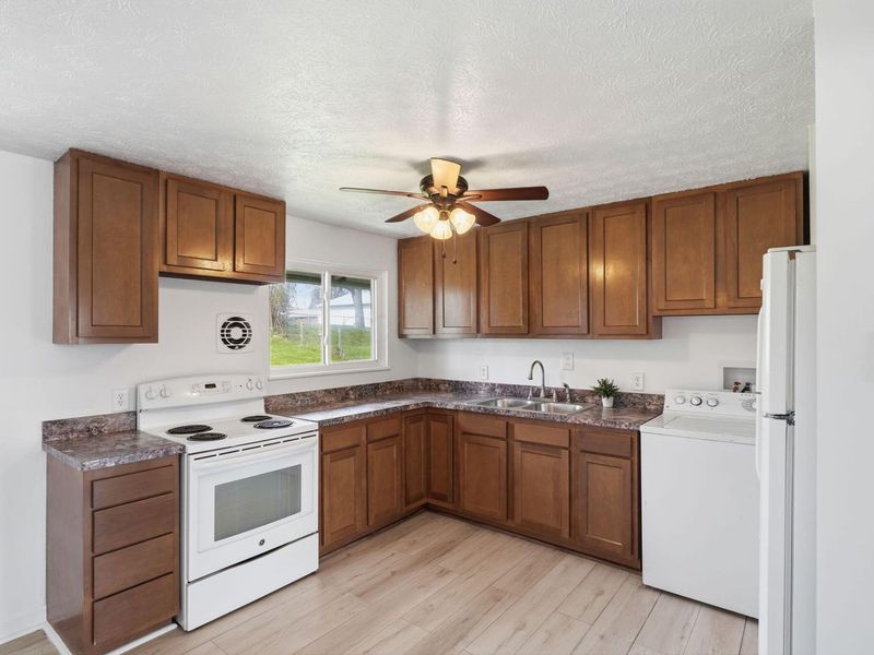 1449 Golding Drive , Reynoldsburg, OH 43068 Photo 13