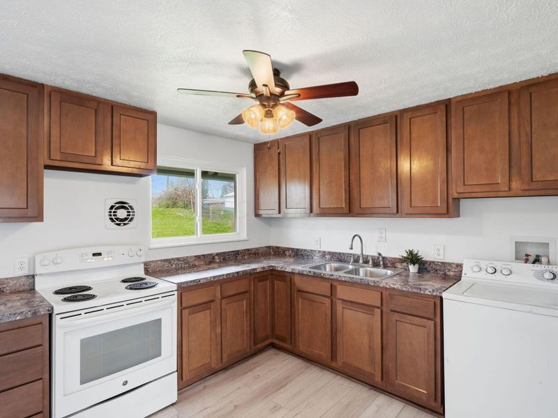 1449 Golding Drive , Reynoldsburg, OH 43068 Photo 14