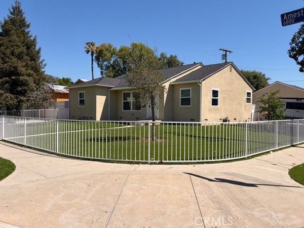 6838 Amestoy, Lake Balboa, CA 91406