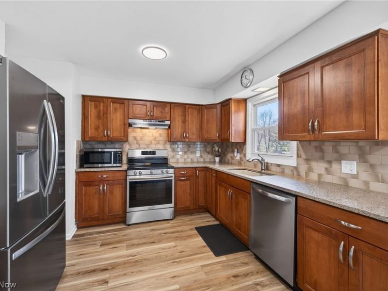 2058 Scenic Way , Akron, OH 44312 Photo 10