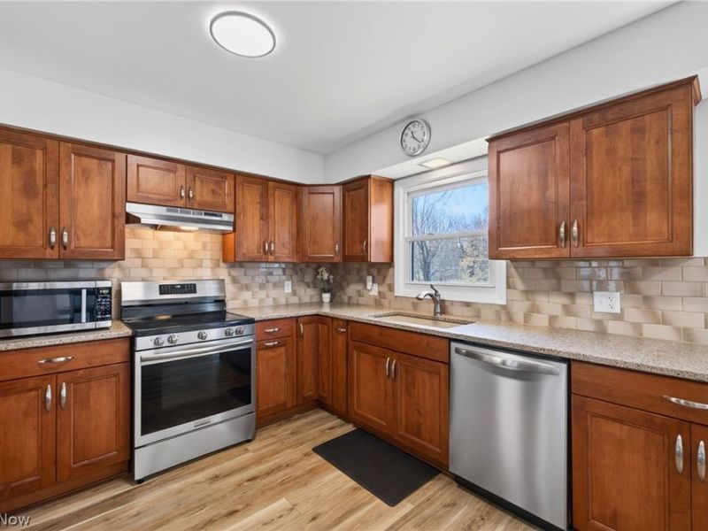 2058 Scenic Way , Akron, OH 44312 Photo 12