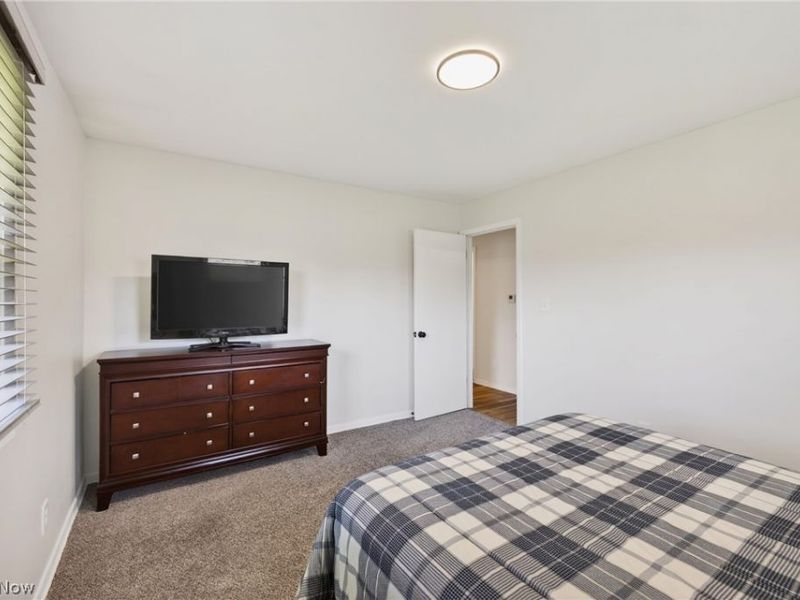 2058 Scenic Way , Akron, OH 44312 Photo 24