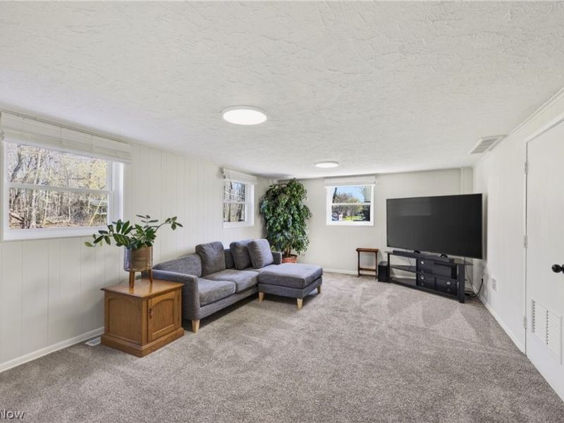 2058 Scenic Way , Akron, OH 44312 Photo 30