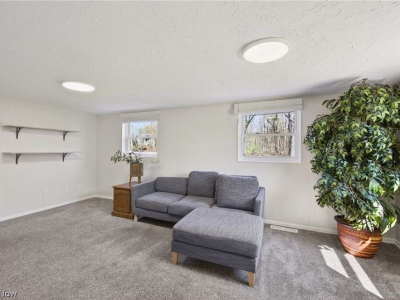 2058 Scenic Way , Akron, OH 44312 Photo 32