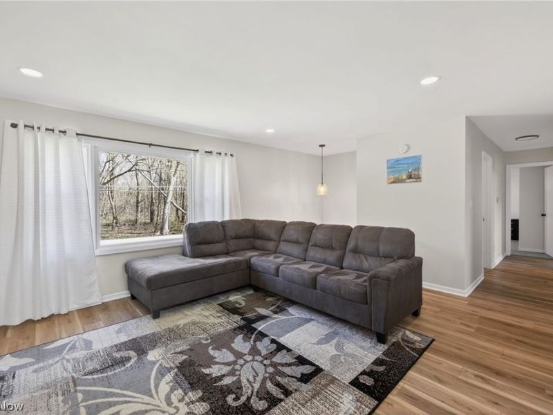 2058 Scenic Way , Akron, OH 44312 Photo 4