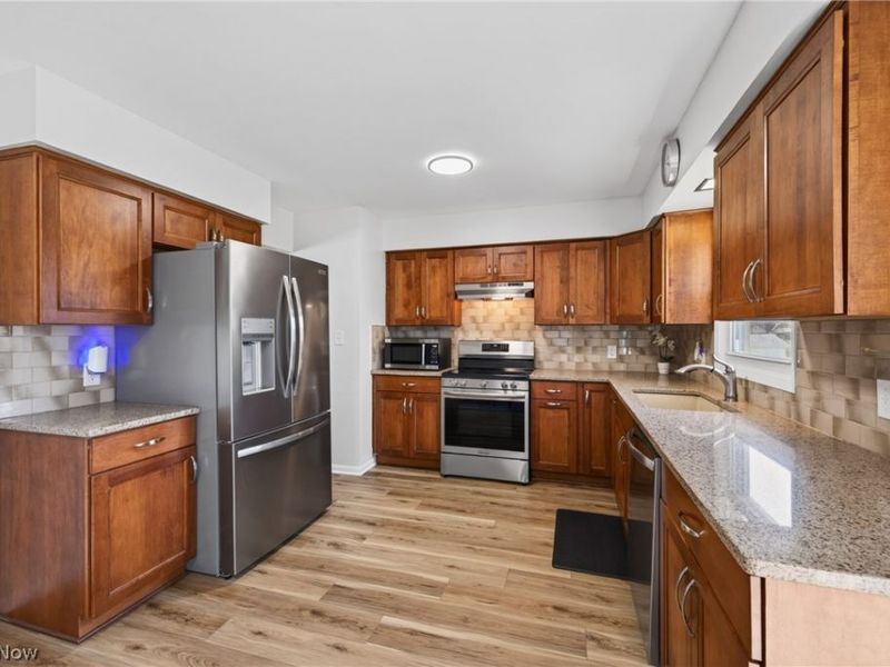 2058 Scenic Way , Akron, OH 44312 Photo 9