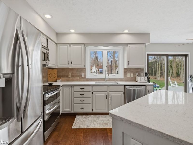 598 Chancellor Circle , Avon Lake, OH 44012 Photo 10