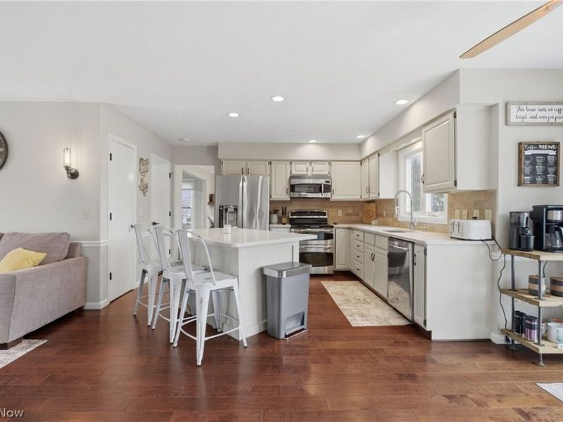 598 Chancellor Circle , Avon Lake, OH 44012 Photo 12