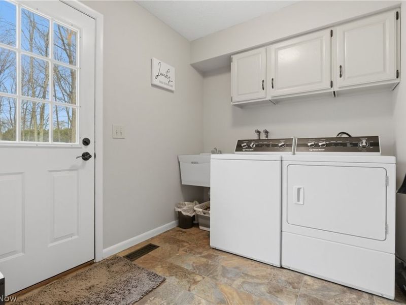 598 Chancellor Circle , Avon Lake, OH 44012 Photo 13