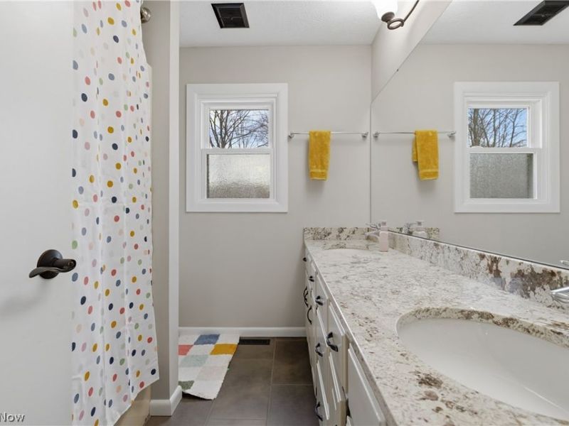 598 Chancellor Circle , Avon Lake, OH 44012 Photo 30