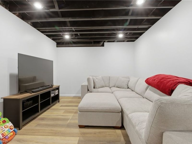 598 Chancellor Circle , Avon Lake, OH 44012 Photo 32