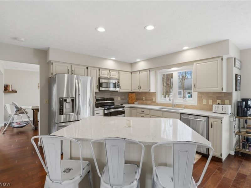 598 Chancellor Circle , Avon Lake, OH 44012 Photo 9