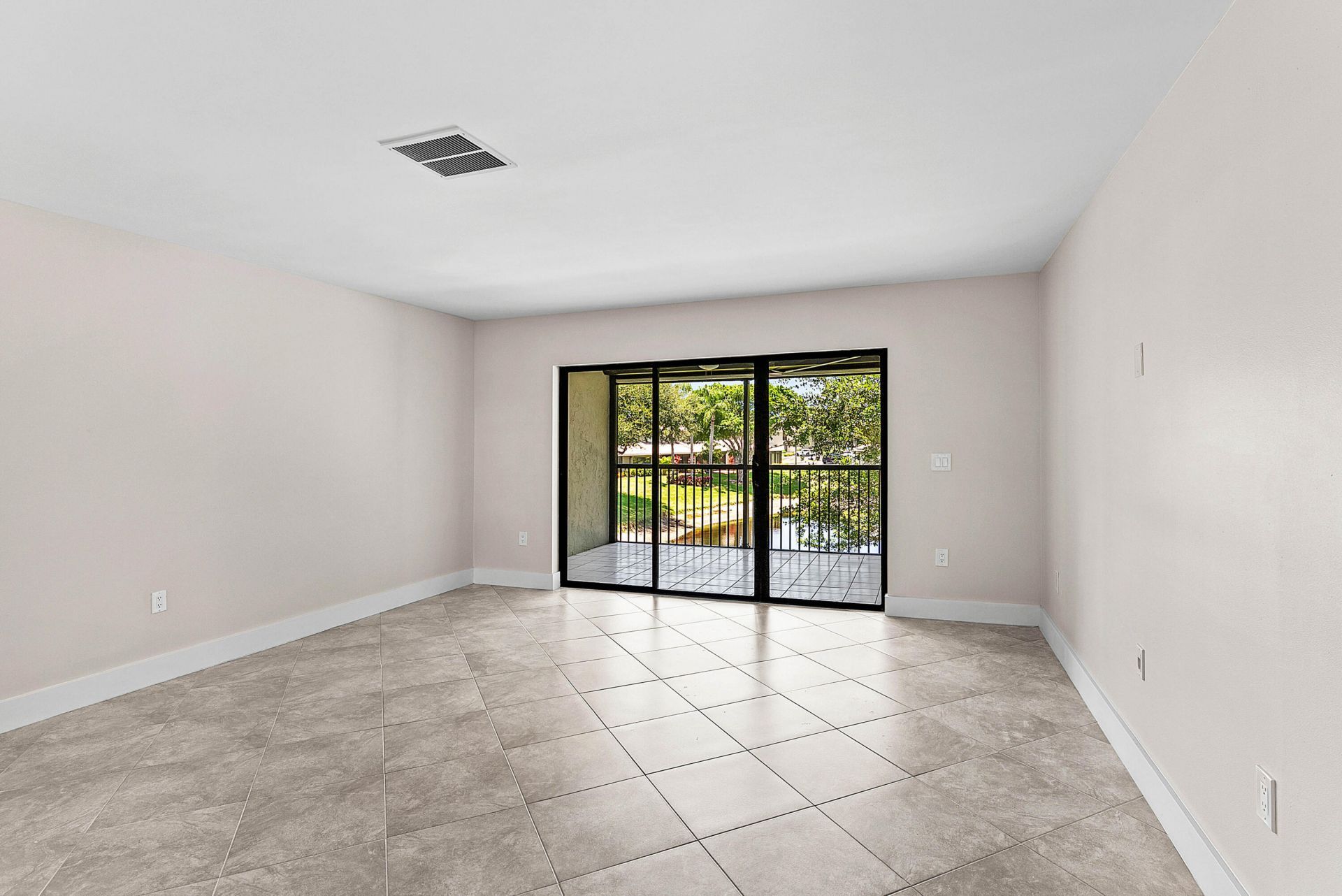 24 Stratford Drive E, Unit F, Boynton Beach, FL 33436 Photo