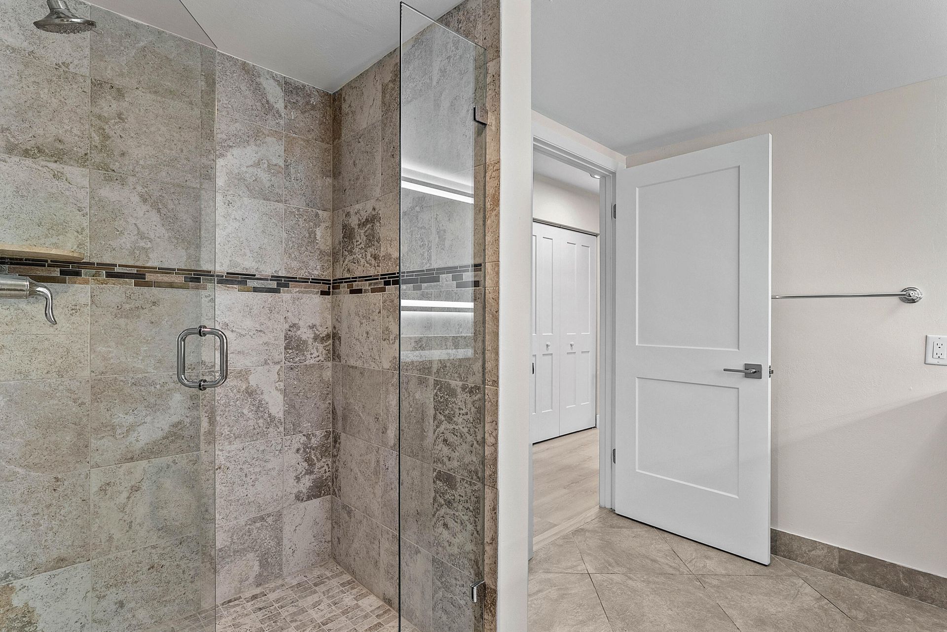 24 Stratford Drive E, Unit F, Boynton Beach, FL 33436 Photo