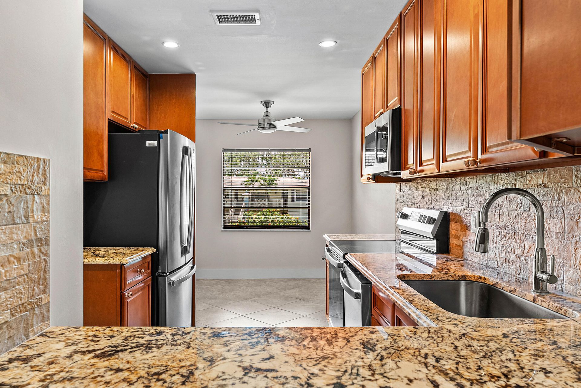 24 Stratford Drive E, Unit F, Boynton Beach, FL 33436 Photo