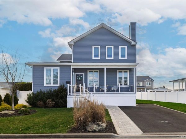 2441 Archer Street , Seaford, NY 11783