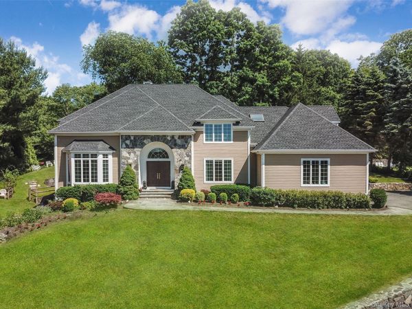 114 Random Farms Drive , Chappaqua, NY 10514