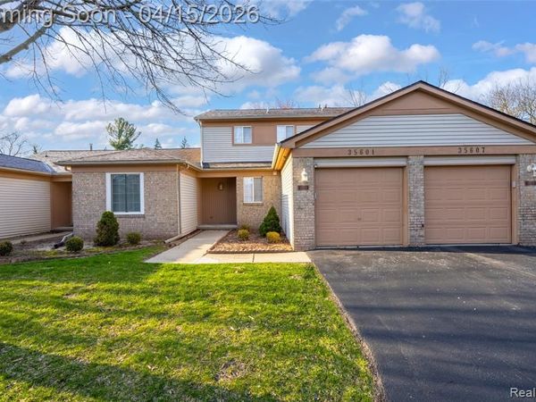 35601 Pheasant Lane, Westland, MI 48185