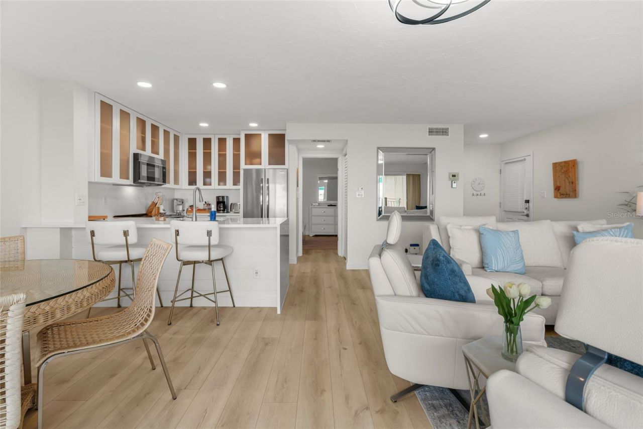 711 Beach Road, Unit 408, Sarasota, FL 34242 Photo