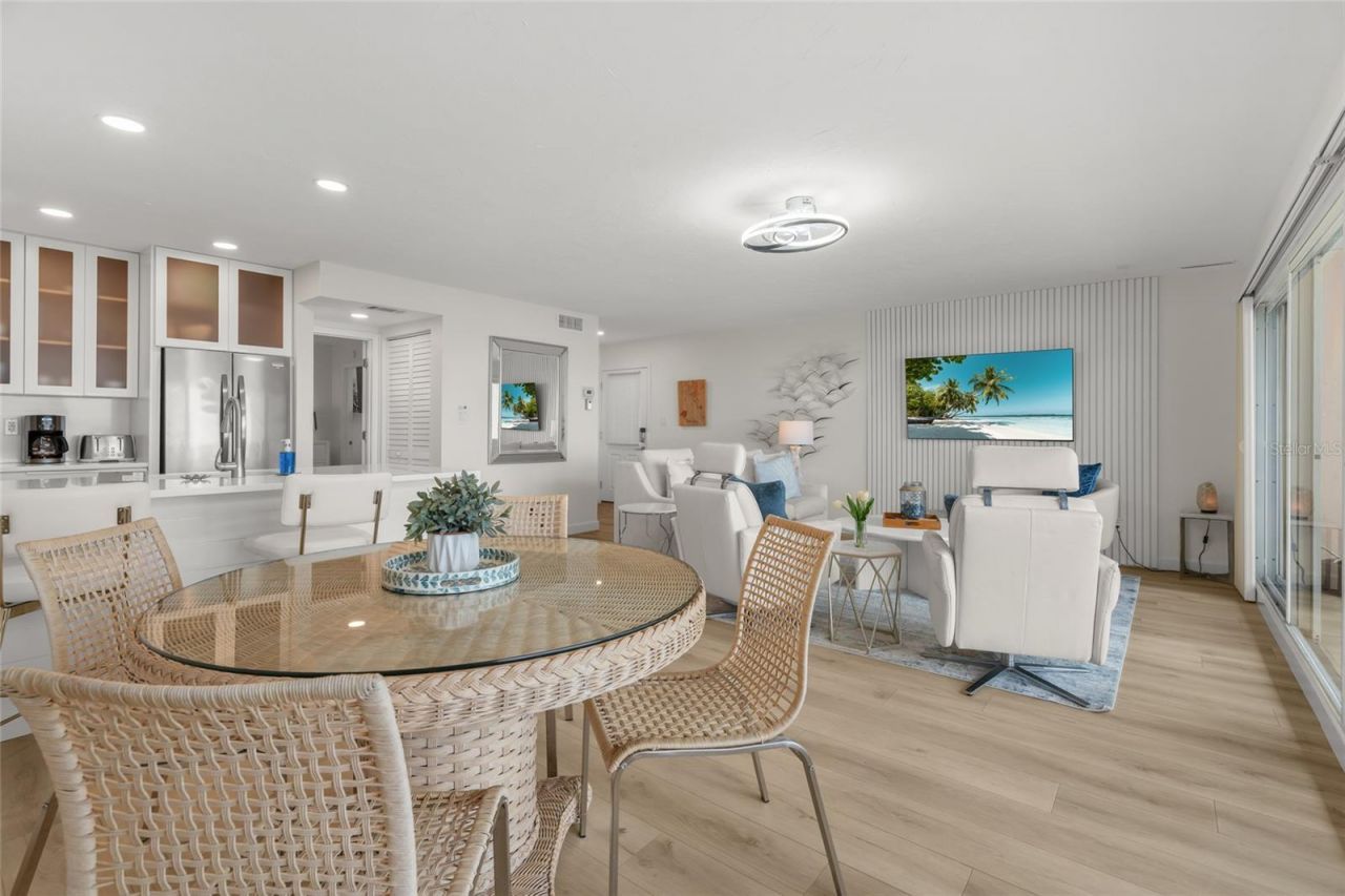 711 Beach Road, Unit 408, Sarasota, FL 34242 Photo