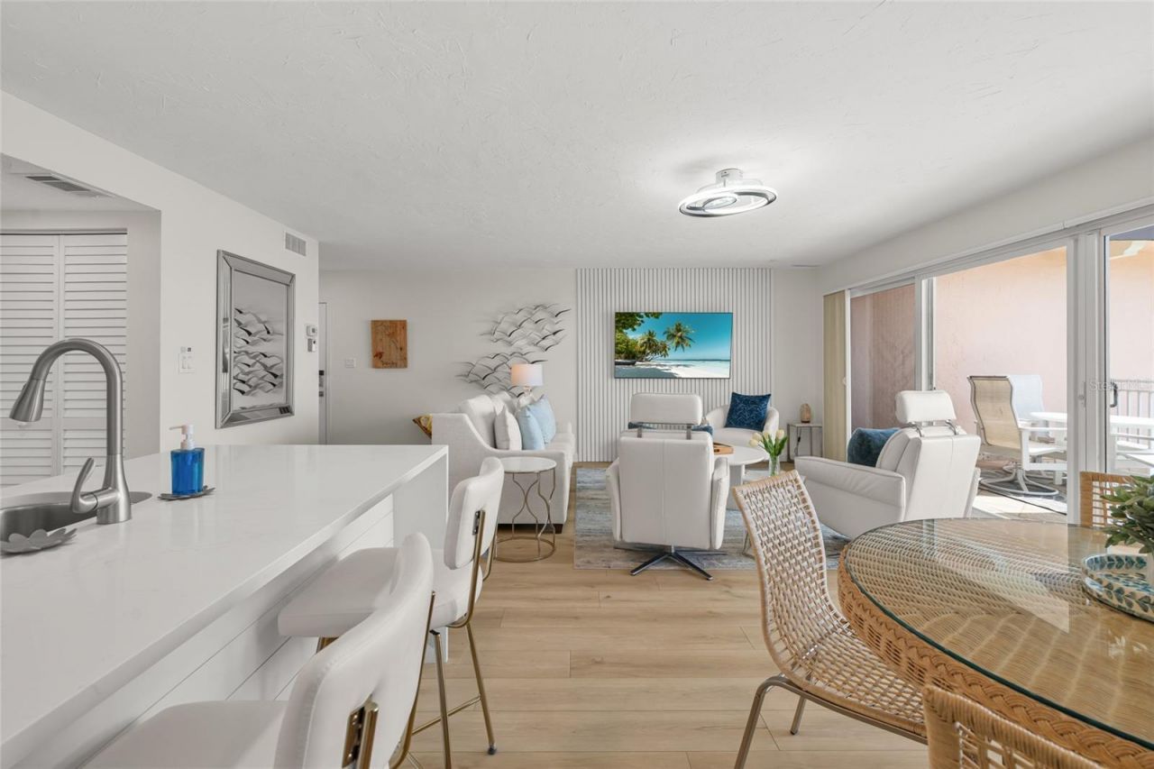 711 Beach Road, Unit 408, Sarasota, FL 34242 Photo