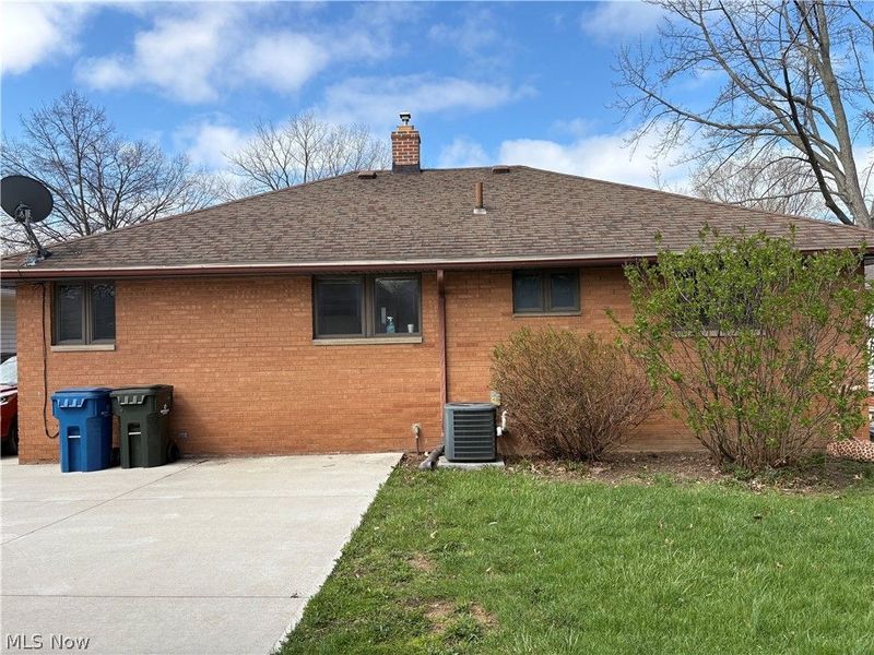 355 Gayle Drive , Sheffield Lake, OH 44054 Photo 13