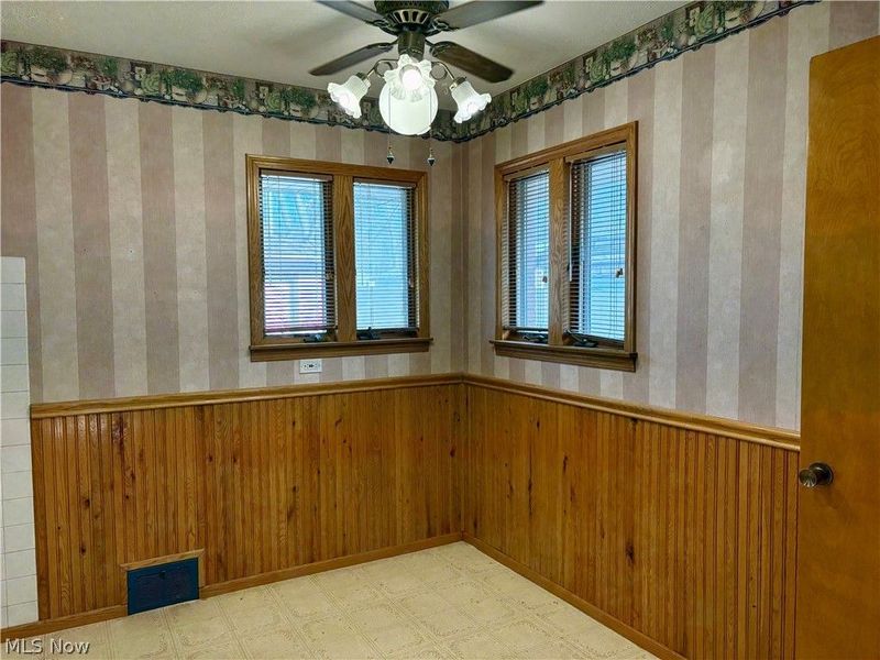 355 Gayle Drive , Sheffield Lake, OH 44054 Photo 7