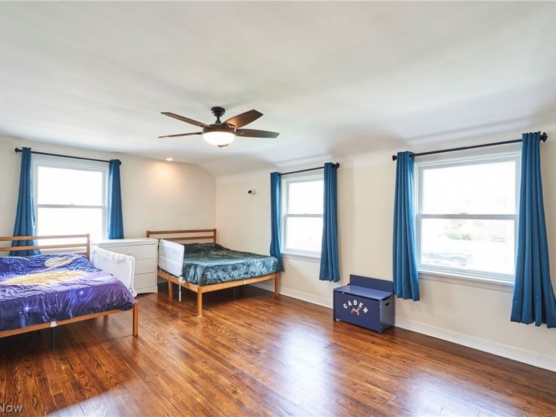 1360 Croyden Road , Lyndhurst, OH 44124 Photo 18