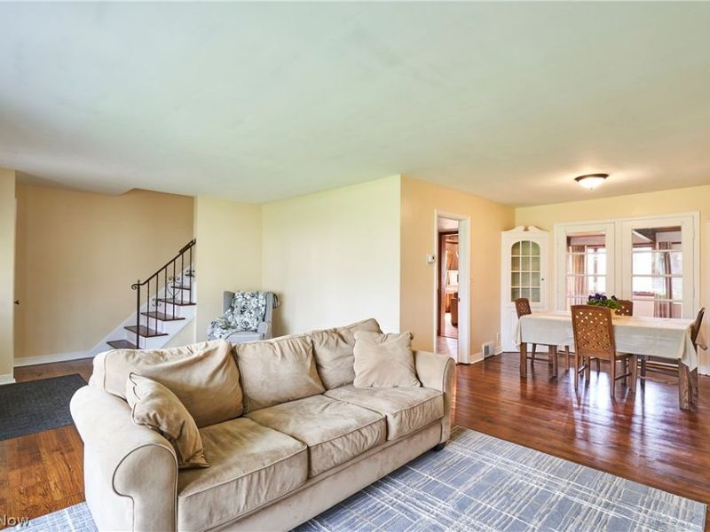 1360 Croyden Road , Lyndhurst, OH 44124 Photo 2