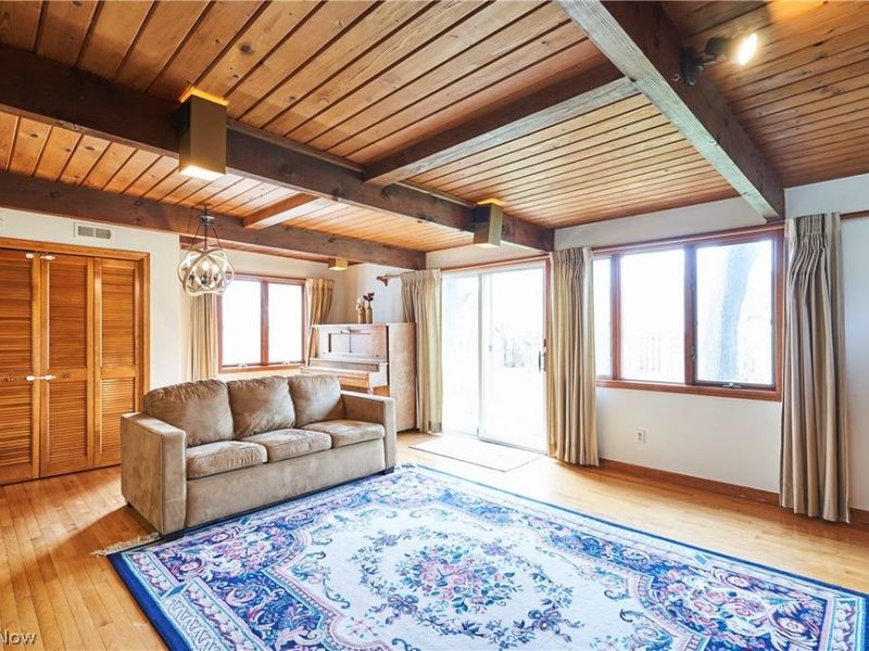 1360 Croyden Road , Lyndhurst, OH 44124 Photo 24