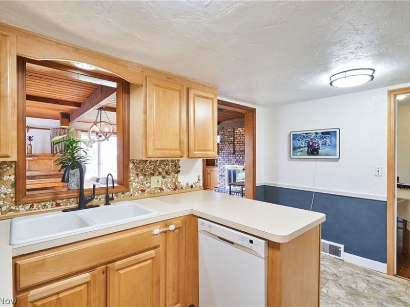 1360 Croyden Road , Lyndhurst, OH 44124 Photo 25