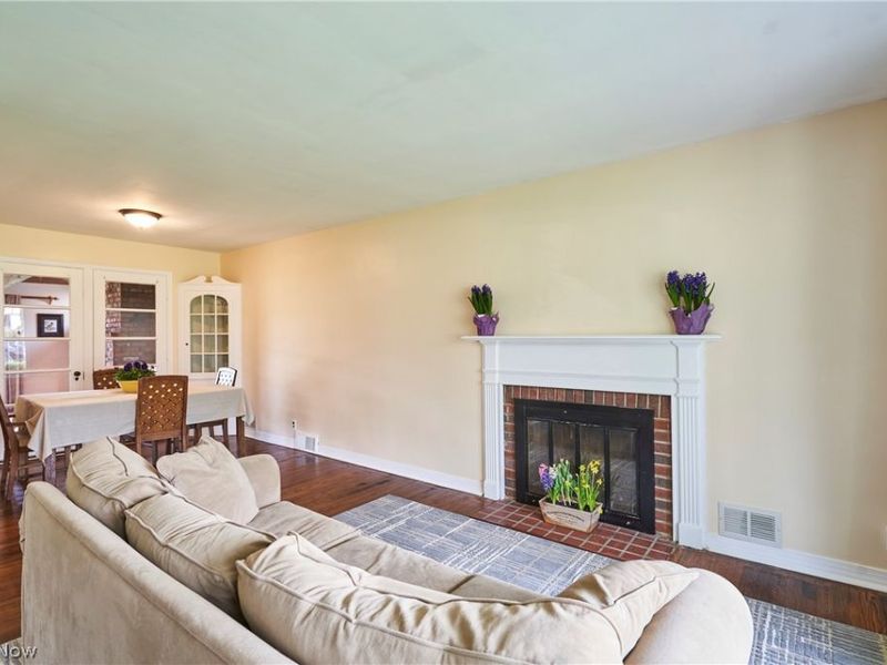 1360 Croyden Road , Lyndhurst, OH 44124 Photo 3