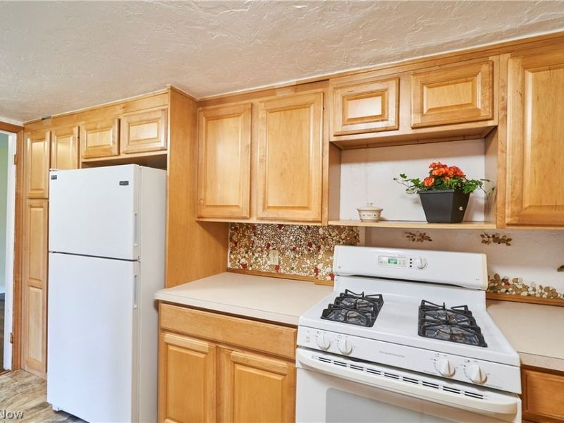 1360 Croyden Road , Lyndhurst, OH 44124 Photo 8