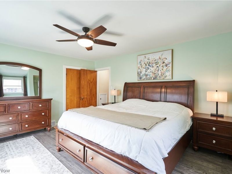 1360 Croyden Road , Lyndhurst, OH 44124 Photo 9