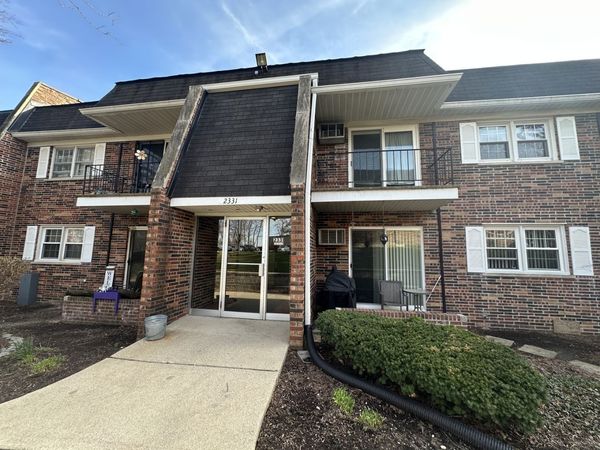 2331 Ogden Avenue , Unit 4, Downers Grove, IL 60515