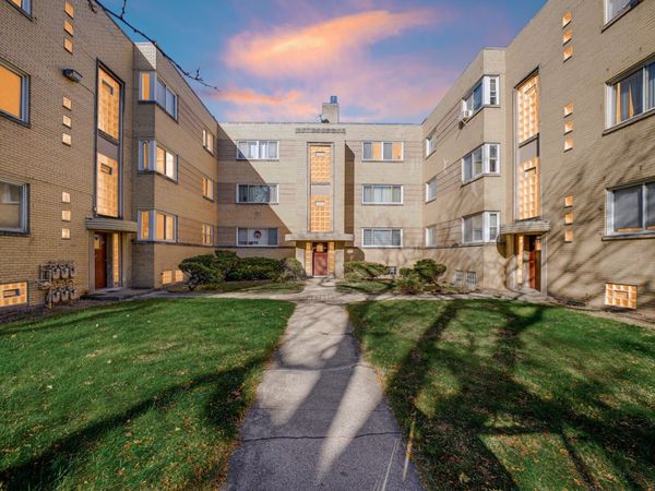 2046 E 72nd Place , Unit 2w, Chicago, IL 60649