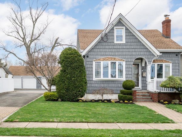 966 Tyrus Court, Merrick, NY 11566