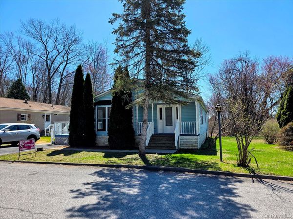 6 Short Lane, Hyde Park, NY 12538