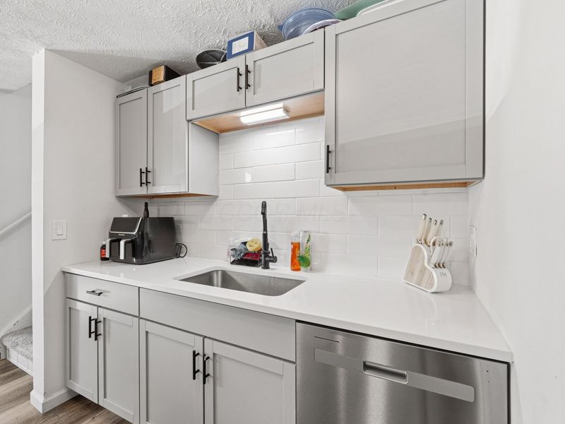 2302 Tempest Drive, Columbus, OH 43232 Photo 13