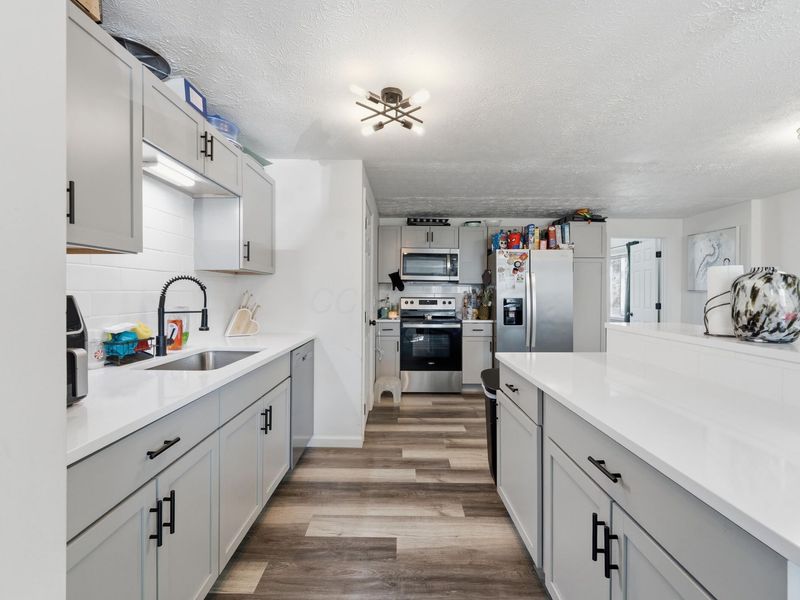 2302 Tempest Drive, Columbus, OH 43232 Photo 9